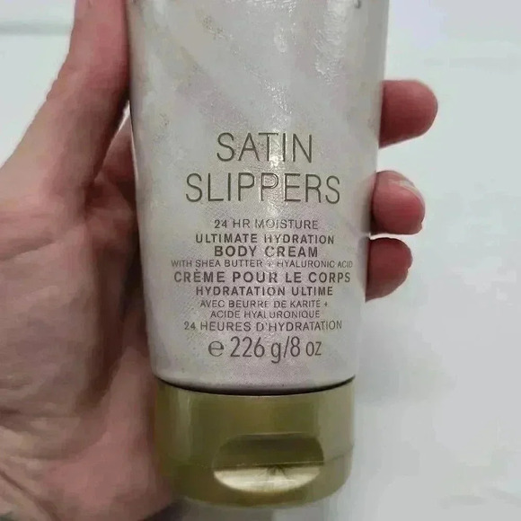 Bath & Body Works Women's Satin Slippers Ultimate Hydration Body Cream 8 oz NWOT - Picture 3 of 5